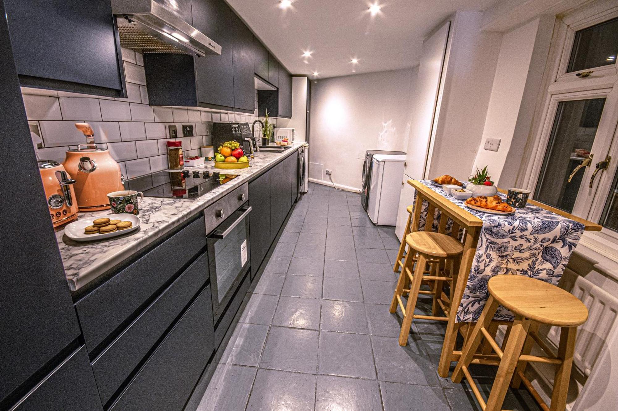 Central 3 - Bedroom Townhouse In Brighton With Parking Exterior foto